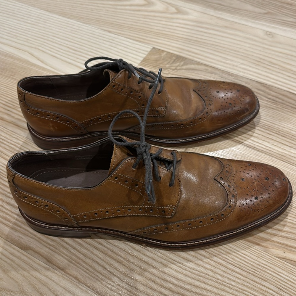 Joseph Abboud wingtip Oxford shoes - Picture 2 of 7
